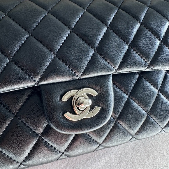 CC Chic Black Quilted Chain Shoulder Bag Purse Black Silver - Picture 7 of 14